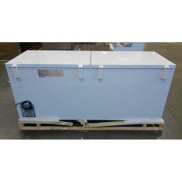 Scratch and Dent Galaxy CF25HC Commercial Chest Freezer - 23.6 cu.ft.