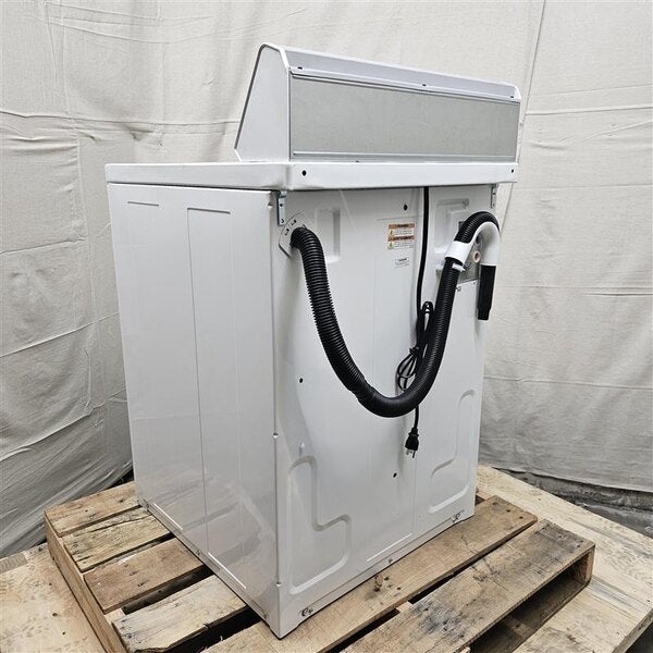 Scratch and Dent Speed Queen TC5003WN 3.2 cu. ft. 27" Top Load Washer with Classic Clean - Free Use