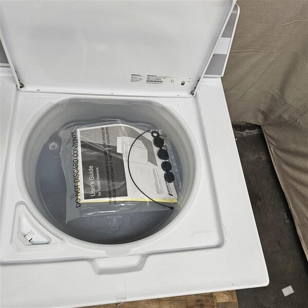 Scratch and Dent Speed Queen TC5003WN 3.2 cu. ft. 27" Top Load Washer with Classic Clean - Free Use