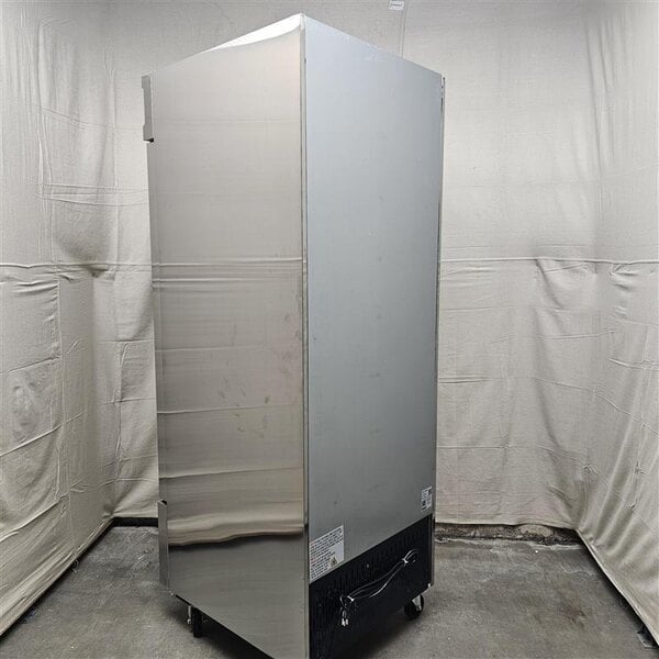 Scratch and Dent Avantco SS-1R-HC 29" Stainless Steel Solid Door Reach-In Refrigerator