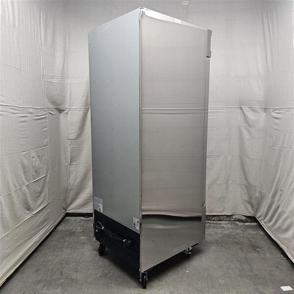 Scratch and Dent Avantco SS-1R-HC 29" Stainless Steel Solid Door Reach-In Refrigerator