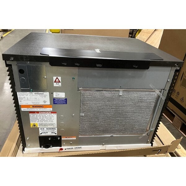 Scratch and Dent Manitowoc IDP0500A-261 Indigo NXT iP0500 30" Air-Cooled Full Dice Cube Ice Machine - 515 lb., 208-230V, 1 Phase