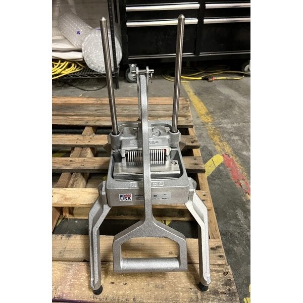 Scratch and Dent Nemco 56750-1 3/16" Easy Onion Slicer II Fruit / Vegetable Slicer