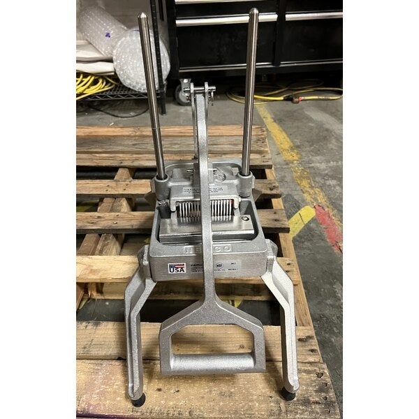 Scratch and Dent Nemco 56750-1 3/16" Easy Onion Slicer II Fruit / Vegetable Slicer