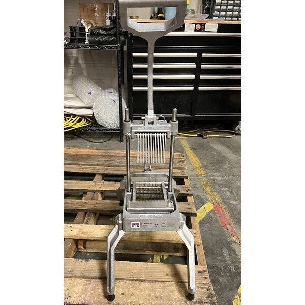Scratch and Dent Nemco 56750-1 3/16" Easy Onion Slicer II Fruit / Vegetable Slicer
