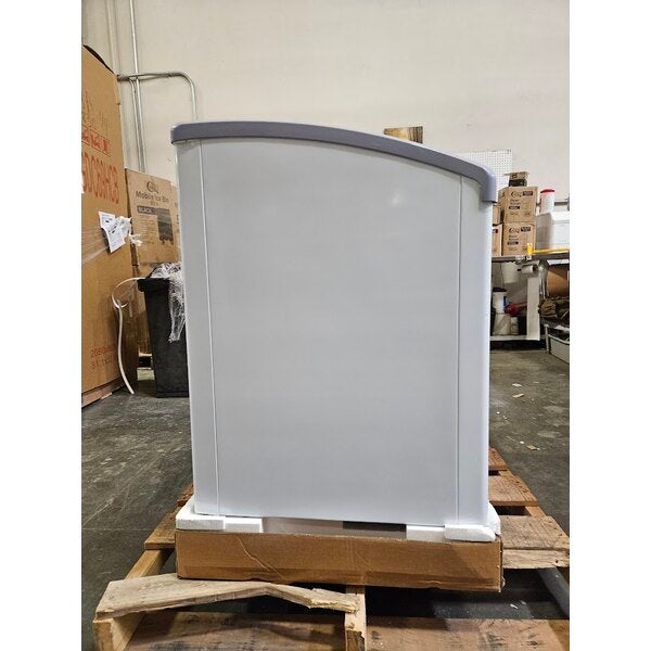Scratch and Dent Galaxy ICFC9-HC 40 5/8" Curved Top Display Freezer