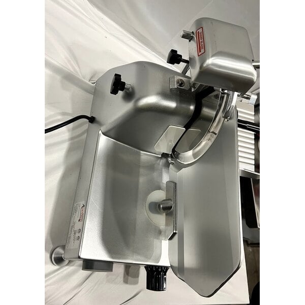Scratch and Dent Avantco SL310 10" Manual Gravity Feed Meat Slicer - 1/4 hp