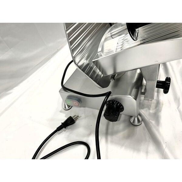 Scratch and Dent Avantco SL310 10" Manual Gravity Feed Meat Slicer - 1/4 hp