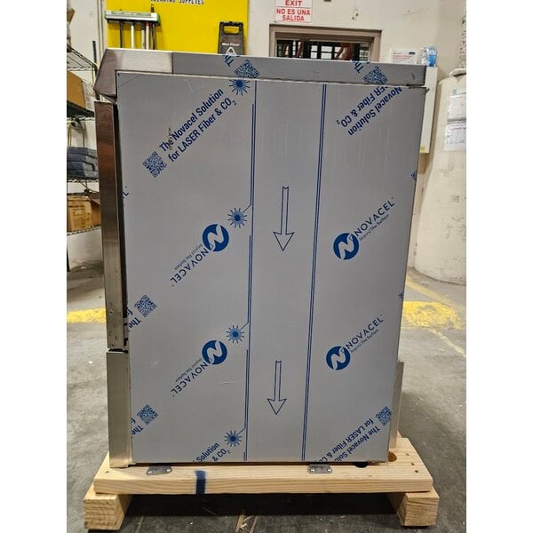 Scratch and Dent Hobart LXNH-2 High-Temperature Undercounter Dishwasher - 120/208-240V
