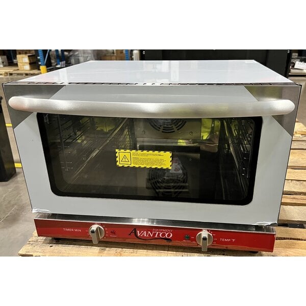 Scratch and Dent Avantco CO-16 Half Size Countertop Convection Oven, 1.5 Cu. Ft. - 120V, 1600W