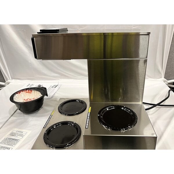 Scratch and Dent Bunn 13300.0003 VP17-3 Low Profile Pourover Coffee Brewer with 3 Warmers