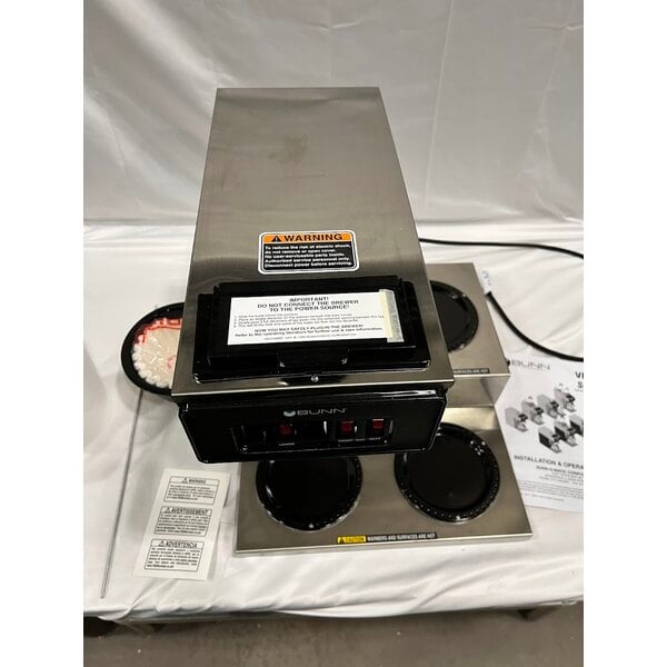 Scratch and Dent Bunn 13300.0003 VP17-3 Low Profile Pourover Coffee Brewer with 3 Warmers