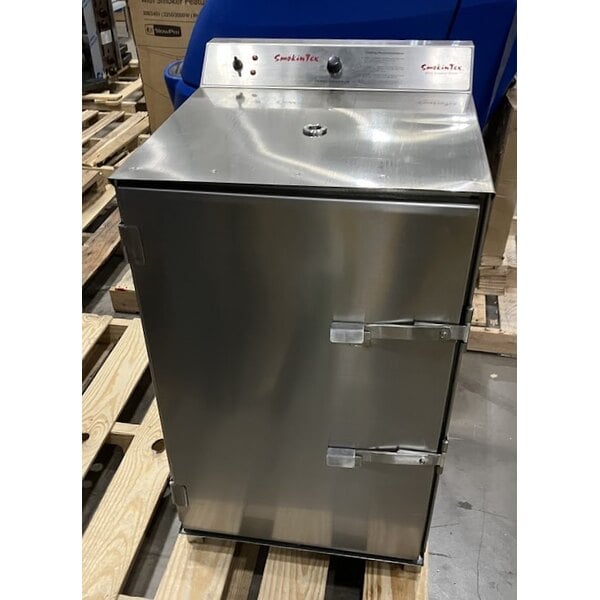 Scratch and Dent SmokinTex 1500-C Pro Series Commercial Electric Smoker - 120V, 1400W