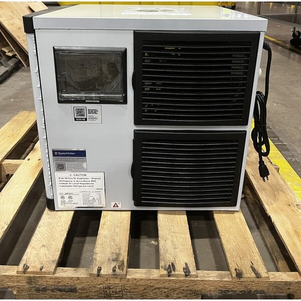 Scratch and Dent Avantco Ice MC-F-422-A 22" Air Cooled Modular Full Cube Ice Machine - 399 lb.
