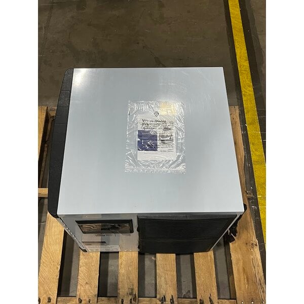 Scratch and Dent Avantco Ice MC-F-422-A 22" Air Cooled Modular Full Cube Ice Machine - 399 lb.
