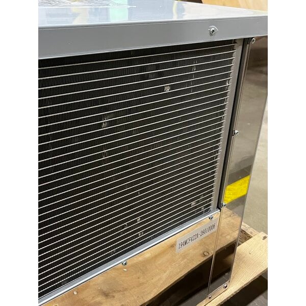 Scratch and Dent Avantco Ice MC-F-422-A 22" Air Cooled Modular Full Cube Ice Machine - 399 lb.