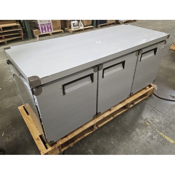 Scratch and Dent Avantco AU-72R 72" Undercounter Refrigerator