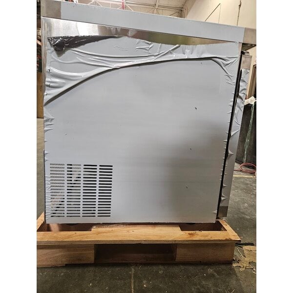 Scratch and Dent Avantco AU-72R 72" Undercounter Refrigerator
