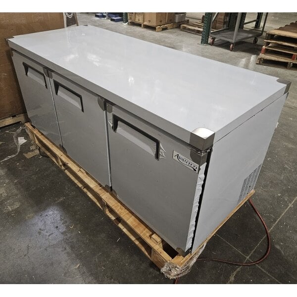 Scratch and Dent Avantco AU-72R 72" Undercounter Refrigerator