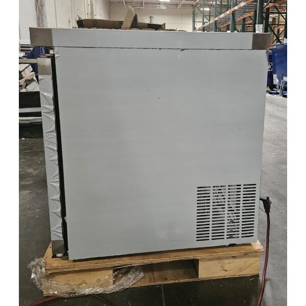 Scratch and Dent Avantco AU-72R 72" Undercounter Refrigerator