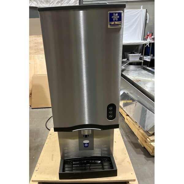 Scratch and Dent Manitowoc CNP0202A-161 16 1/4" Air Cooled Countertop Nugget Ice Maker / Water Dispenser - 20 lb. Bin with Sensor Dispensing - 115V