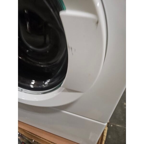 Scratch and Dent Speed Queen FF7011WN 3.5 cu. ft. 27" Front Load Washer with Front Control and Pet Plus - Free Use