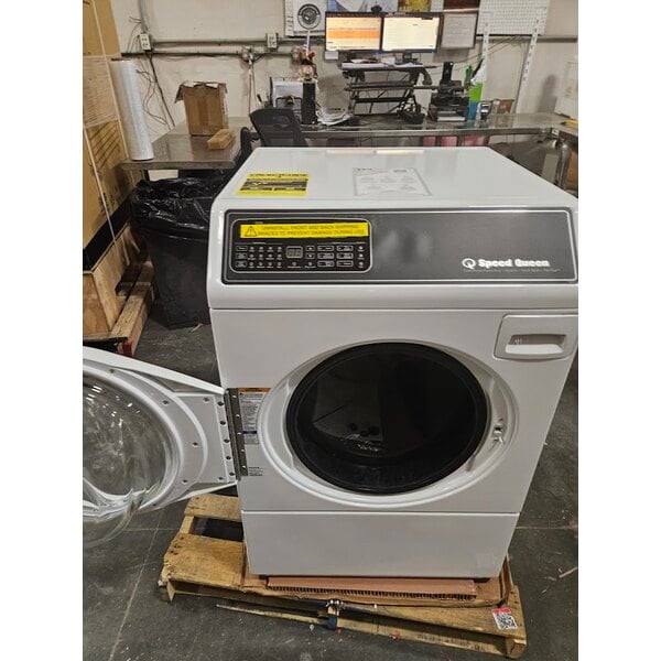 Scratch and Dent Speed Queen FF7011WN 3.5 cu. ft. 27" Front Load Washer with Front Control and Pet Plus - Free Use