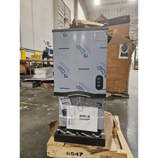 Scratch and Dent Manitowoc CNF0201A-L NEO 16 1/4" Air Cooled Countertop Nugget Ice Maker / Dispenser - 10 lb. Bin with Lever Dispensing - 115V