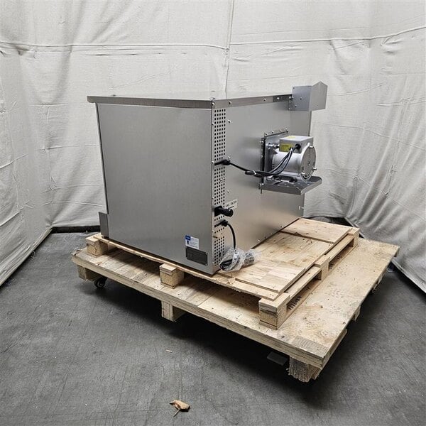 Scratch and Dent MainStreet Equipment CG1-L Single Deck Full Size Liquid Propane Convection Oven with Legs - 54,000 BTU