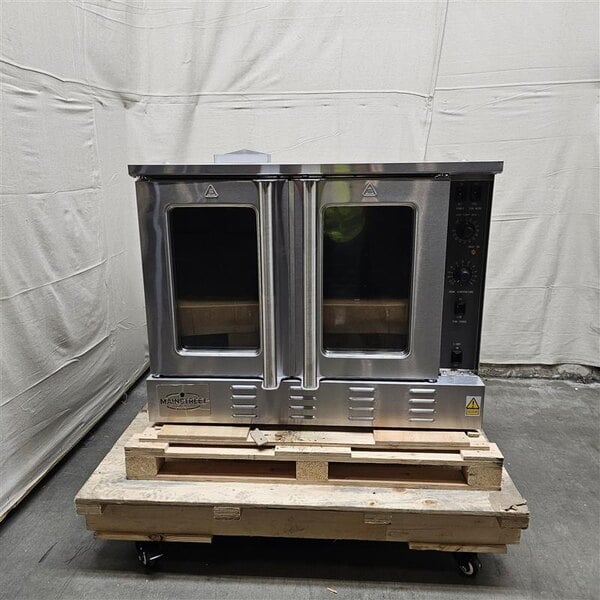 Scratch and Dent MainStreet Equipment CG1-L Single Deck Full Size Liquid Propane Convection Oven with Legs - 54,000 BTU