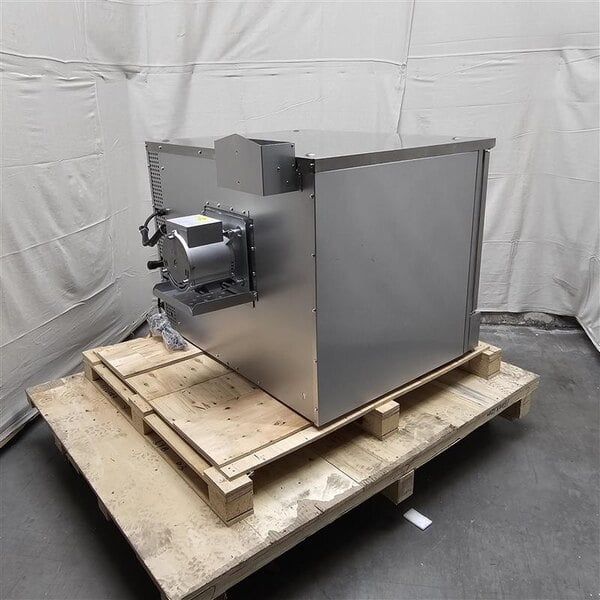 Scratch and Dent MainStreet Equipment CG1-L Single Deck Full Size Liquid Propane Convection Oven with Legs - 54,000 BTU