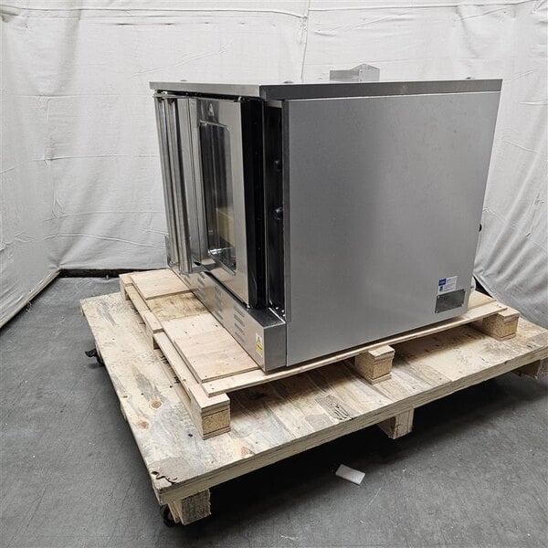 Scratch and Dent MainStreet Equipment CG1-L Single Deck Full Size Liquid Propane Convection Oven with Legs - 54,000 BTU