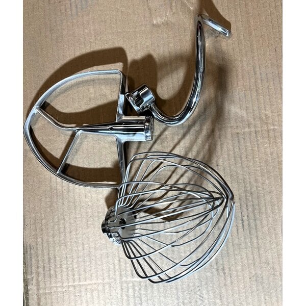 Scratch and Dent KitchenAid KSM8990WH White 8 Qt. Bowl Lift Countertop Mixer with Standard Accessories - 120V, 1 3/10 hp