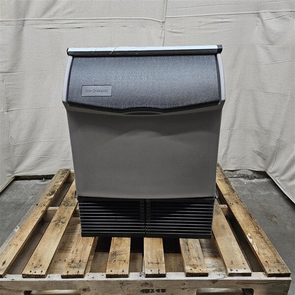 Scratch and Dent Ice-O-Matic CIMU220FA90 24 1/2" Air-Cooled Undercounter Full Dice Cube Ice Machine with 74 lb. Bin - 223 lb., 115V