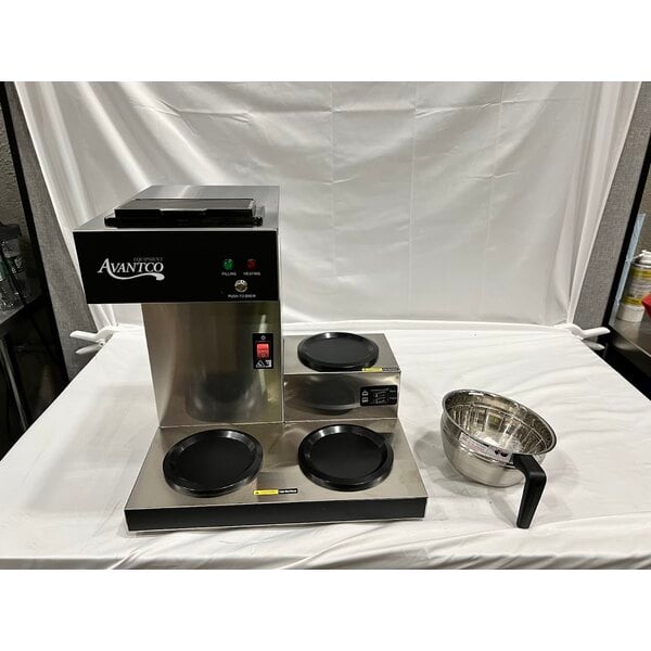 Scratch and Dent Avantco CMA3L Automatic Coffee Maker with 3 Lower Decanter Warmers - 120V, 1650W