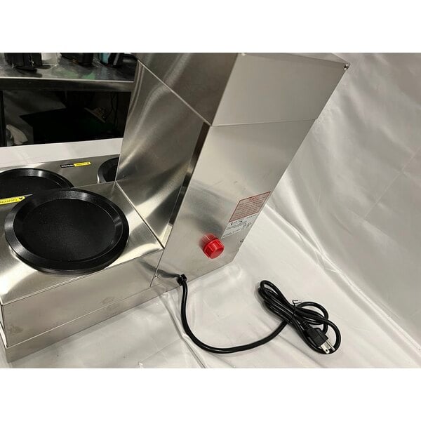 Scratch and Dent Avantco CMA3L Automatic Coffee Maker with 3 Lower Decanter Warmers - 120V, 1650W