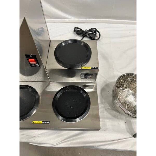 Scratch and Dent Avantco CMA3L Automatic Coffee Maker with 3 Lower Decanter Warmers - 120V, 1650W