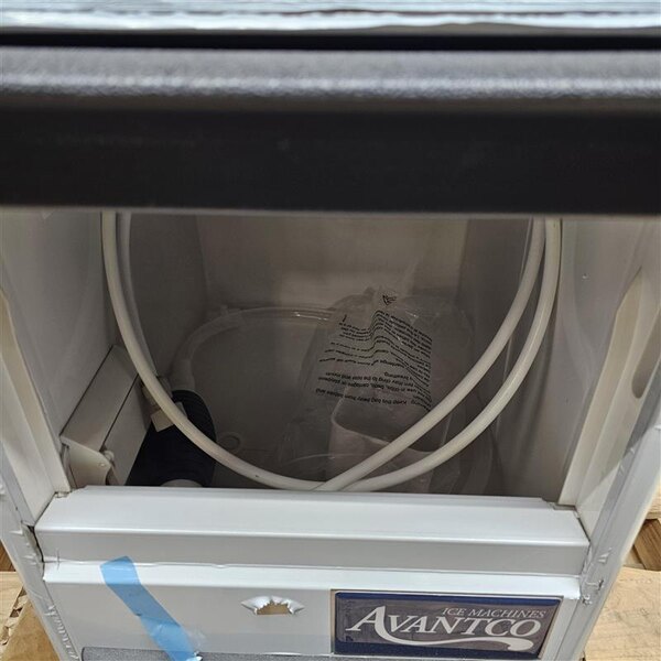 Scratch and Dent Avantco Ice UC-B-77-A 15 1/16" Air Cooled Undercounter Bullet Ice Machine - 96 lb.