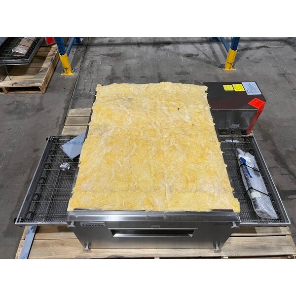Scratch and Dent Lincoln 3240-000-N-K2302 Impinger 3240 Series FastBake Natural Gas Conveyor Oven, Bidirectional Operation - 115,000 BTU