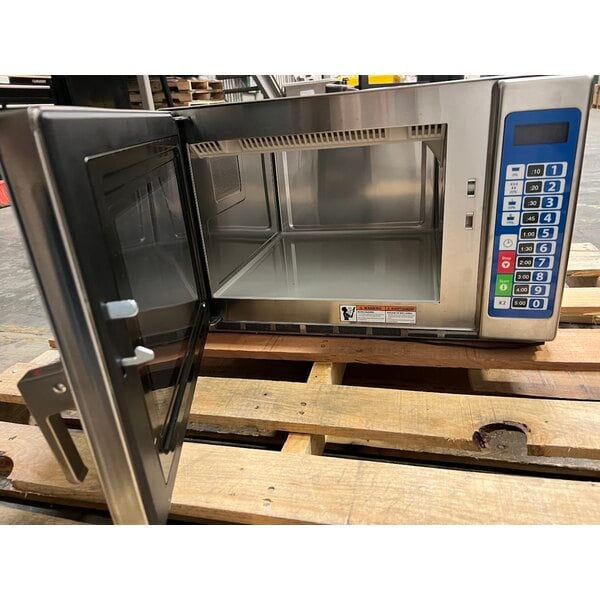Scratch and Dent Solwave Ameri-Series Medium-Duty Stainless Steel Commercial Microwave with Push Button Controls - 120V, 1,200W