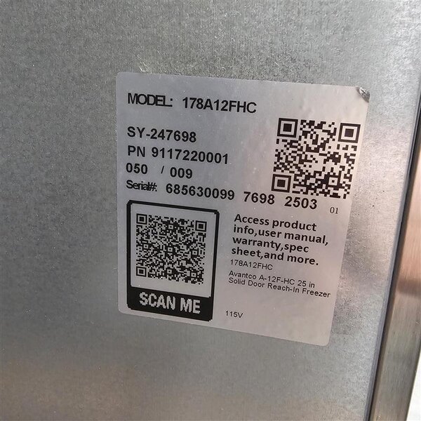 Scratch and Dent Avantco A-12F-HC 25" Solid Door Reach-In Freezer