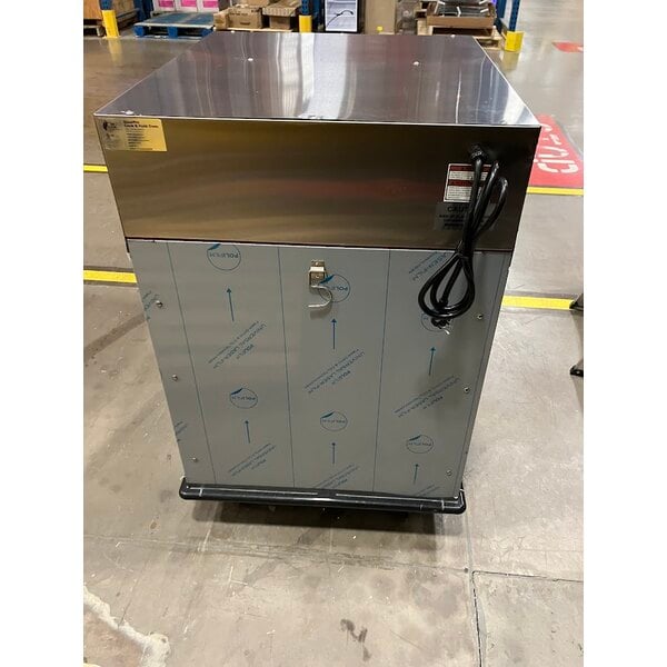 Scratch and Dent Cooking Performance Group SlowPro CHSP1SM Cook and Hold Oven with Smoker Feature - 208/240V, 2250/3000W