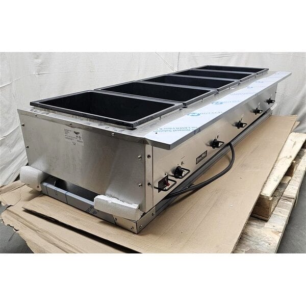 Scratch and Dent Vollrath 38215 ServeWell® SL Electric Five Pan Hot Food Table 120V - Sealed Well