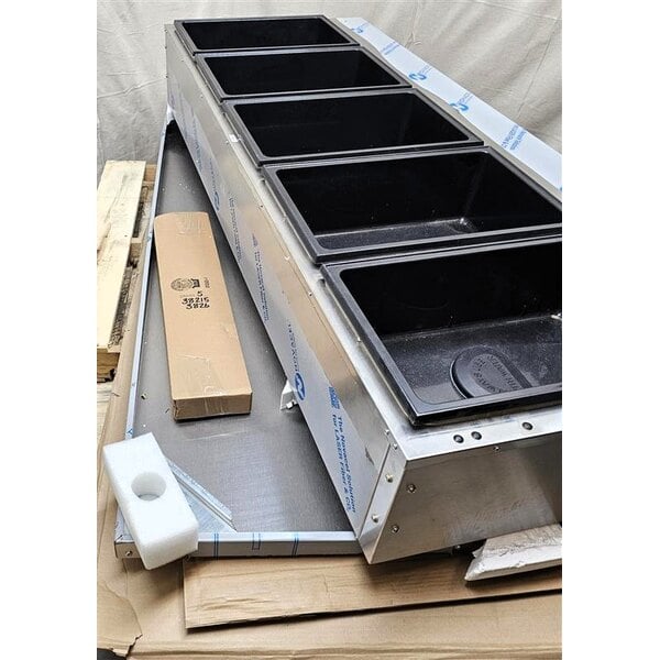 Scratch and Dent Vollrath 38215 ServeWell® SL Electric Five Pan Hot Food Table 120V - Sealed Well