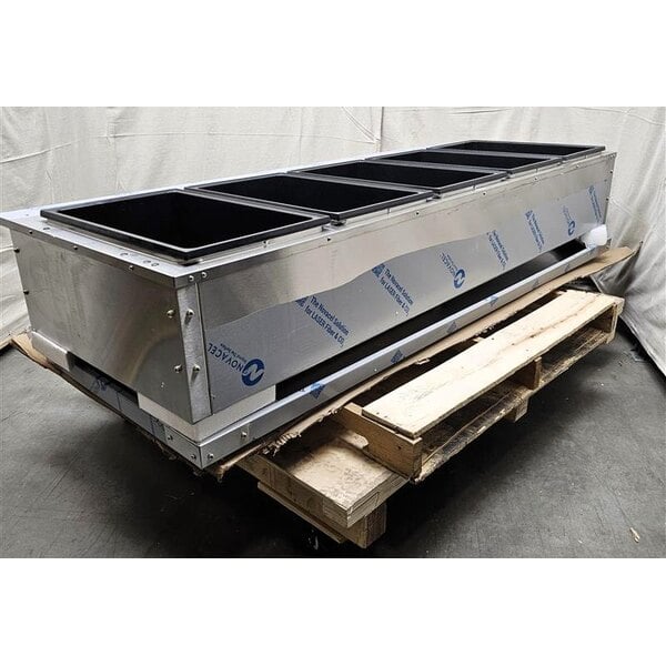 Scratch and Dent Vollrath 38215 ServeWell® SL Electric Five Pan Hot Food Table 120V - Sealed Well