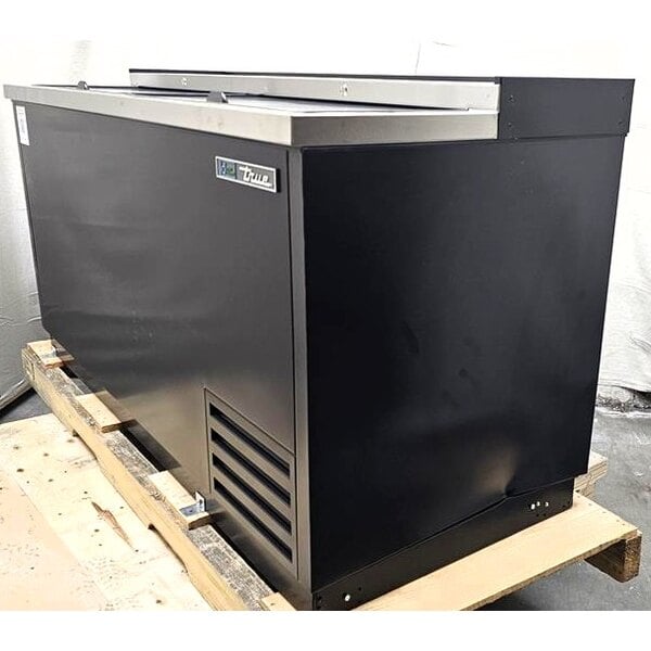 Scratch and Dent True TD-65-24-HC 64 1/2" Black Horizontal Bottle Cooler