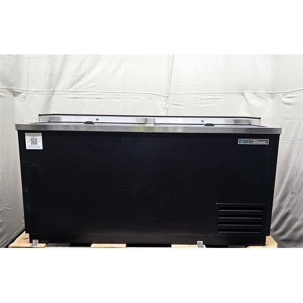 Scratch and Dent True TD-65-24-HC 64 1/2" Black Horizontal Bottle Cooler