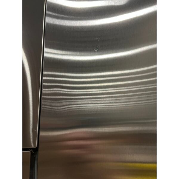 Scratch and Dent Avantco Z1-F-HC 29" Solid Door Stainless Steel Reach-In Freezer