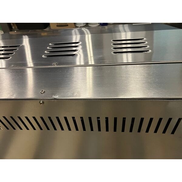Scratch and Dent Avantco SAL23M 23" Electric Countertop Salamander - 208/240V, 3450/4000W