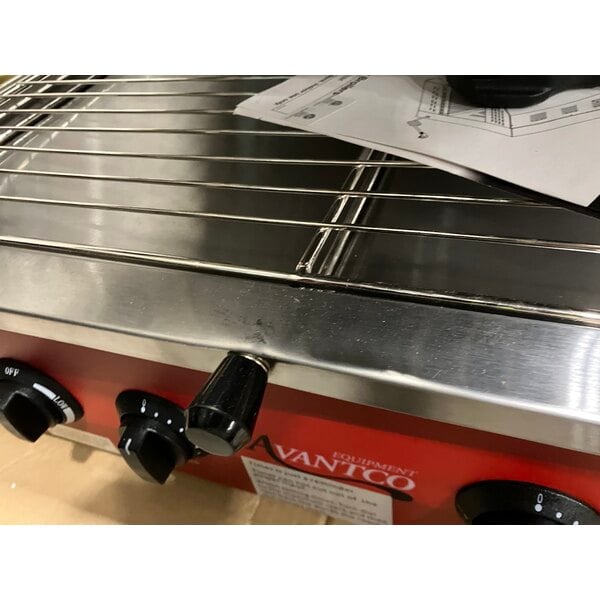 Scratch and Dent Avantco SAL23M 23" Electric Countertop Salamander - 208/240V, 3450/4000W